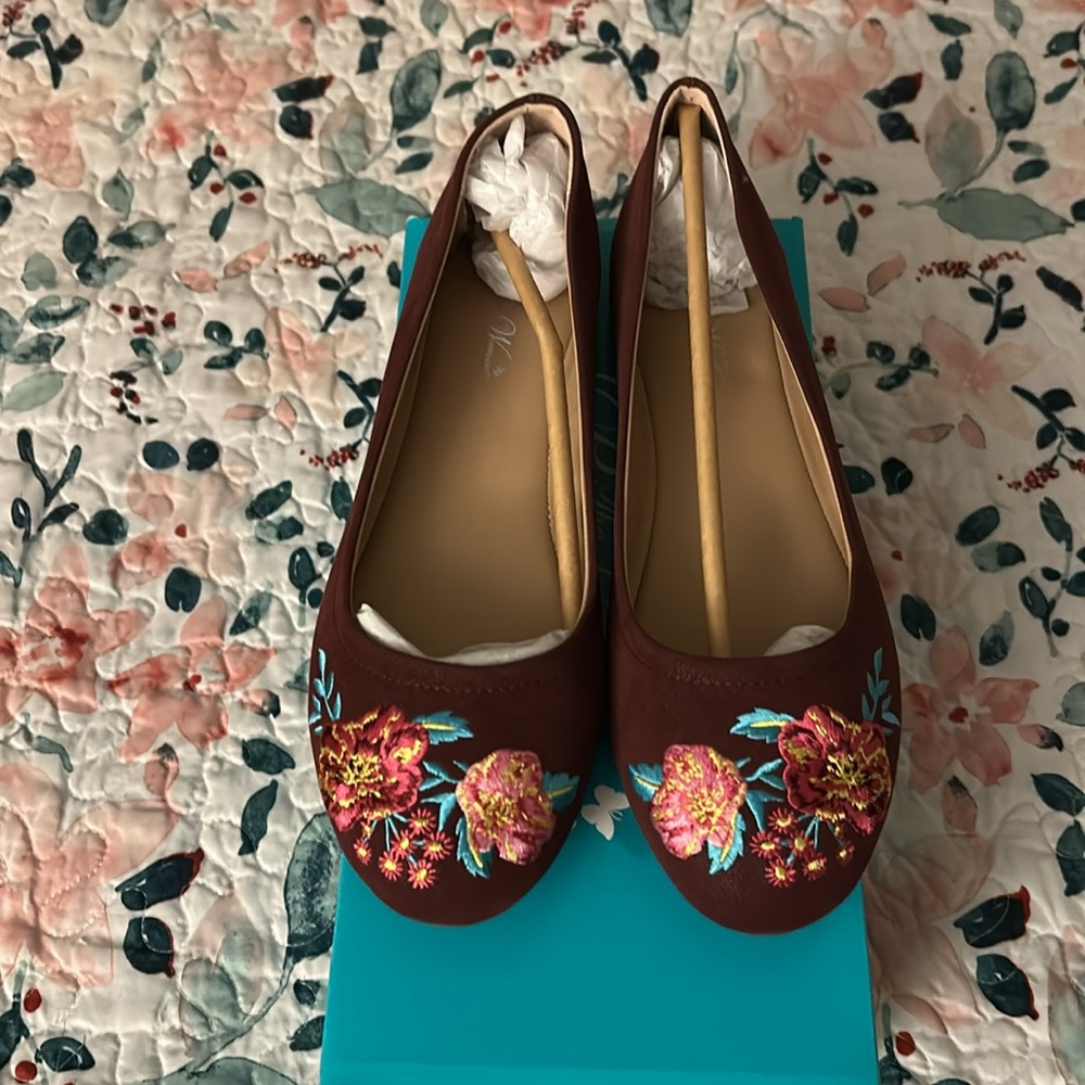 The Pioneer Woman Burgundy Ballet Flats.